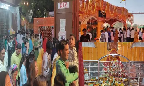 देवरिया से प्रयागराज तक चैत्र नवरात्र के पहले दिन मंदिरों में उमड़े लोग