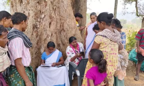 आंध्र सरकार ने कोटिया गांव में ई-केवाईसी का आयोजन किया आंध्र सरकार ने कोटिया गांव में ई-केवाईसी का आयोजन किया
