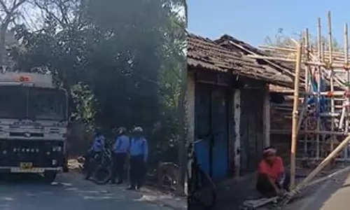 मोथाबारी में सांप्रदायिक तनाव, 57 गिरफ्तार मोथाबारी में सांप्रदायिक तनाव, 57 गिरफ्तार