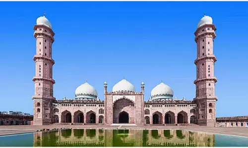 Eid पर देश की इन प्रसिद्ध मस्जिदों में पढ़ें नमाज, बनाएं त्योहार खास
