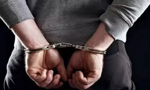 Damoh: लंबे इंतजार के बाद 17 साल बाद पकड़े गए फरार हत्यारे, पुलिस ने किया खुलासा Damoh: लंबे इंतजार के बाद 17 साल बाद पकड़े गए फरार हत्यारे, पुलिस ने किया खुलासा