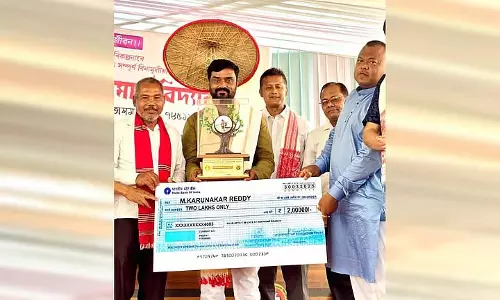 पर्यावरणविद् M Karunakar Reddy को पहला जादव पायेंग अंतर्राष्ट्रीय पुरस्कार प्रदान किया