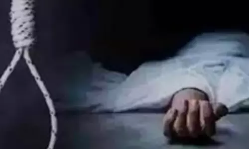 Sidhi: 25 वर्षीय युवक की पेड़ से लटकी मिली लाश, गांव में सनसनी