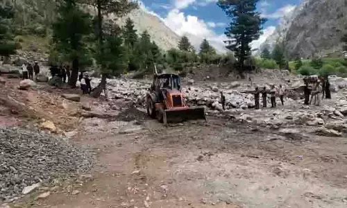 Udaipur-Miyar सड़क बहाली में देरी से लाहौल के स्थानीय लोग परेशान Udaipur-Miyar सड़क बहाली में देरी से लाहौल के स्थानीय लोग परेशान