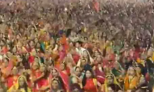 राजस्थान दिवस पर Surat में एक साथ घूमर नृत्य कर ग्यारह हजार महिलाओं ने गिनीज वर्ल्ड रिकॉर्ड बनाया