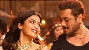 Sikandar day 1: सलमान खान की फिल्म लीक होने के बावजूद सिनेमाघरों में उमड़े प्रशंसक Sikandar day 1: सलमान खान की फिल्म लीक होने के बावजूद सिनेमाघरों में उमड़े प्रशंसक