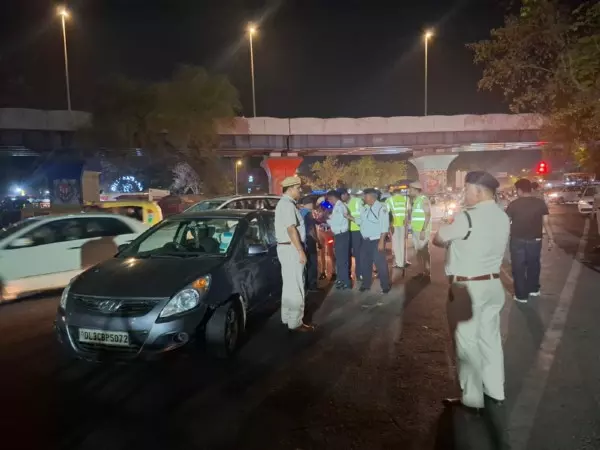 Delhi Police ने विशेष अभियान चलाकर 579 वाहन जब्त किए और 1,217 वाहन चालकों को पकड़ा Delhi Police ने विशेष अभियान चलाकर 579 वाहन जब्त किए और 1,217 वाहन चालकों को पकड़ा