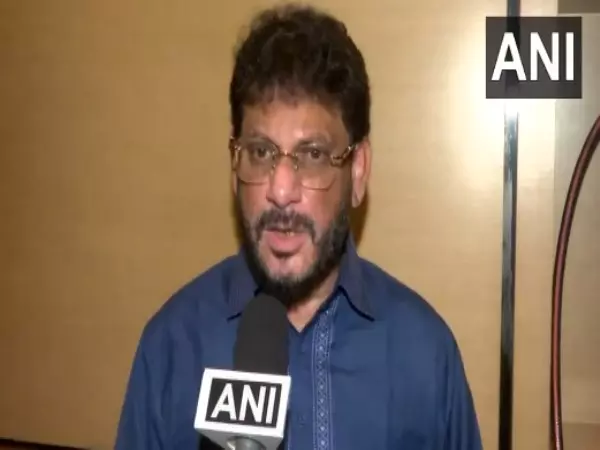 आरोपियों के खिलाफ सख्त UAPA कानून लागू करें: बीड मस्जिद विस्फोट पर वारिस पठान आरोपियों के खिलाफ सख्त UAPA कानून लागू करें: बीड मस्जिद विस्फोट पर वारिस पठान