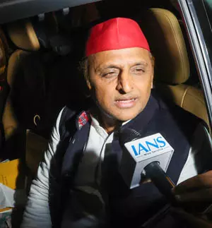 भाजपा ने गिनती के कारोबारियों को दिया अवसर, देश आर्थिक संकट में : अखिलेश यादव भाजपा ने गिनती के कारोबारियों को दिया अवसर, देश आर्थिक संकट में : अखिलेश यादव