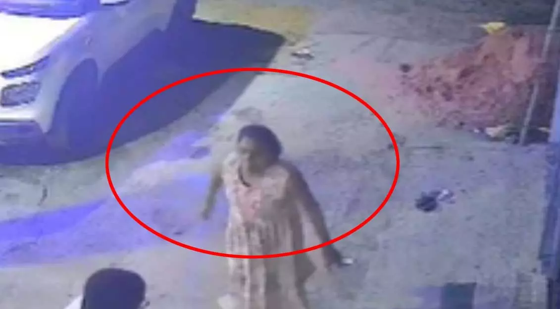 सौरभ हत्याकांड की तरह तुम्हें भी काटकर ड्रम में भरवा दूंगी...पति-पत्नी और वो का लव ट्राएंगल सामने आया सौरभ हत्याकांड की तरह तुम्हें भी काटकर ड्रम में भरवा दूंगी...पति-पत्नी और वो का लव ट्राएंगल सामने आया