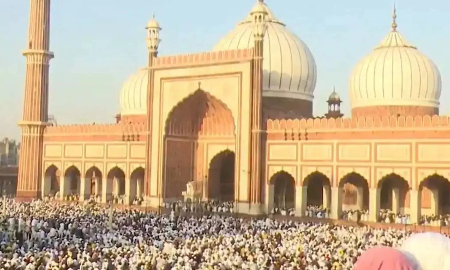 Eid 2025 : काशी में ईद का जश्न: मस्जिदों में अदा की गई नमाज Eid 2025 : काशी में ईद का जश्न: मस्जिदों में अदा की गई नमाज