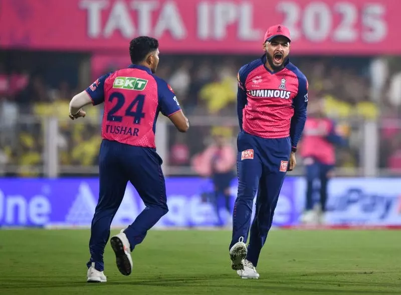 रियान पराग पर धीमी ओवर गति के लिए 12 लाख रुपये का जुर्माना रियान पराग पर धीमी ओवर गति के लिए 12 लाख रुपये का जुर्माना