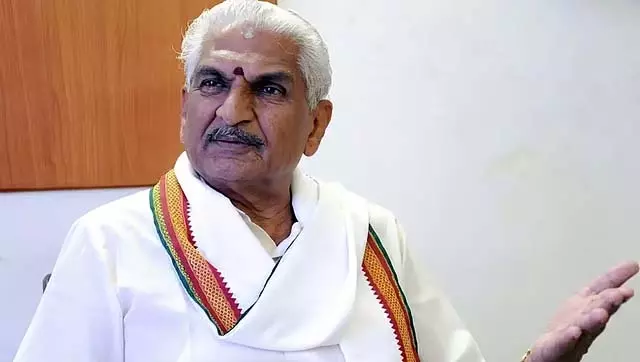 सिर्फ नाम बता देने से कोई हिंदू नहीं बन जाता: कल्लड़का प्रभाकर भट्ट ने यतनाल पर निशाना साधा सिर्फ नाम बता देने से कोई हिंदू नहीं बन जाता: कल्लड़का प्रभाकर भट्ट ने यतनाल पर निशाना साधा