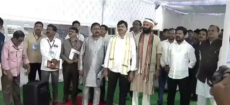मुख्यमंत्री ने Huzurnagar में इंदिरम्मा इंदलु कार्यों की प्रगति का निरीक्षण किया मुख्यमंत्री ने Huzurnagar में इंदिरम्मा इंदलु कार्यों की प्रगति का निरीक्षण किया