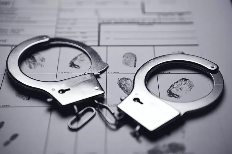 Haryana : आठ तस्कर गिरफ्तार, 42,000 रुपये जब्त Haryana : आठ तस्कर गिरफ्तार, 42,000 रुपये जब्त