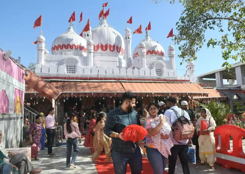Haryana : नवरात्रि के लिए मनसा देवी और अन्य मंदिरों में सुरक्षा कड़ी की गई Haryana : नवरात्रि के लिए मनसा देवी और अन्य मंदिरों में सुरक्षा कड़ी की गई