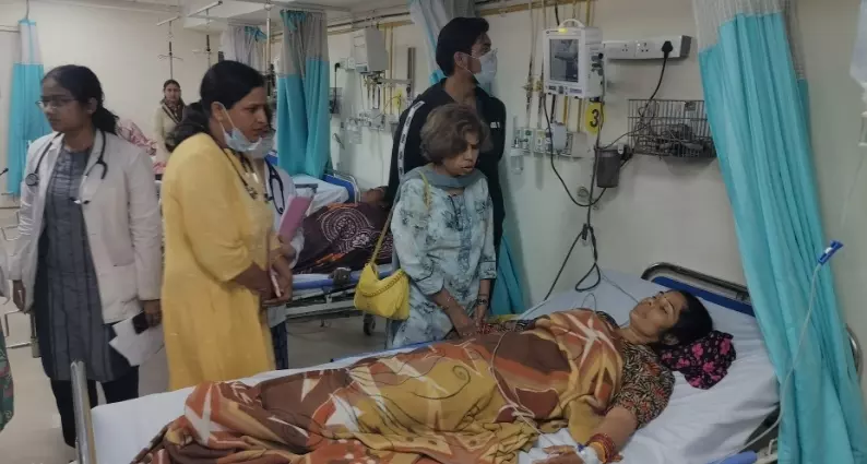 Dehradun: कुट्टू का आटा खाने से कई बीमार, अस्पताल में भर्ती; हालचाल लेने पहुंचे स्वास्थ्य मंत्री Dehradun: कुट्टू का आटा खाने से कई बीमार, अस्पताल में भर्ती; हालचाल लेने पहुंचे स्वास्थ्य मंत्री