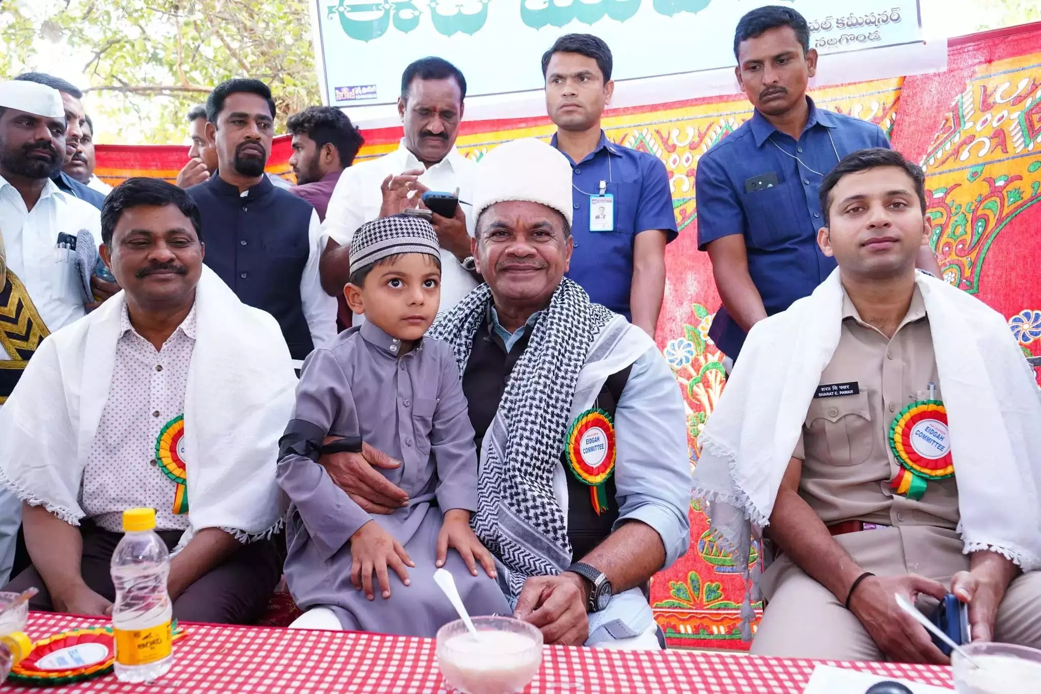 Komatireddy वेंकट रेड्डी ईद-उल-फितर समारोह में शामिल हुए Komatireddy वेंकट रेड्डी ईद-उल-फितर समारोह में शामिल हुए