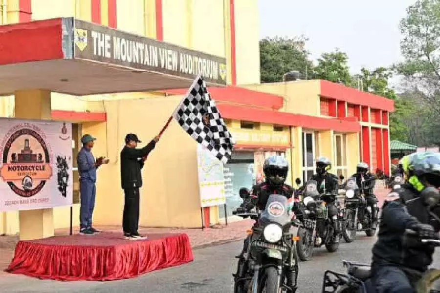 Bengal: बाइक रैली में सैन्य वीरता का जश्न मनाया गया, सेना आयुध कोर के 250 वर्षों को श्रद्धांजलि Bengal: बाइक रैली में सैन्य वीरता का जश्न मनाया गया, सेना आयुध कोर के 250 वर्षों को श्रद्धांजलि