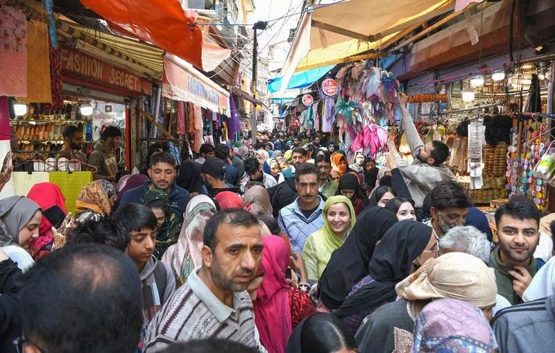 CM Omar ने जम्मू-कश्मीर के लोगों को ईद की बधाई दी CM Omar ने जम्मू-कश्मीर के लोगों को ईद की बधाई दी