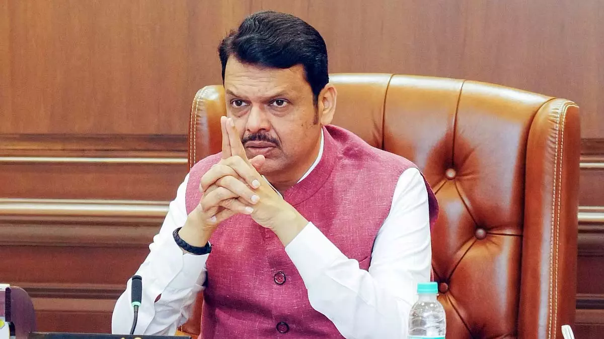 औरंगजेब की कब्र की रक्षा की जाएगी, महिमामंडन स्वीकार्य नहीं: Maharashtra CM औरंगजेब की कब्र की रक्षा की जाएगी, महिमामंडन स्वीकार्य नहीं: Maharashtra CM