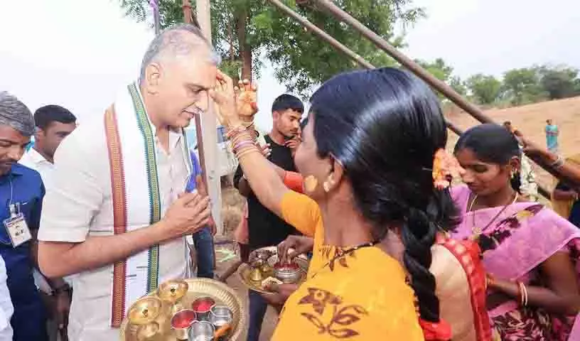 Harish: कलेश्वरम परियोजना ने सिद्दीपेट निर्वाचन क्षेत्र में एक लाख एकड़ जमीन को पानी उपलब्ध कराया Harish: कलेश्वरम परियोजना ने सिद्दीपेट निर्वाचन क्षेत्र में एक लाख एकड़ जमीन को पानी उपलब्ध कराया