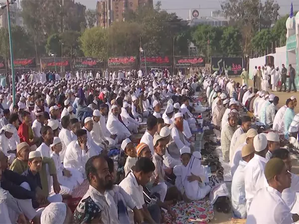 आंध्र प्रदेश सरकार ने ईद-उल-फितर के बाद 1 April को वैकल्पिक अवकाश घोषित किया आंध्र प्रदेश सरकार ने ईद-उल-फितर के बाद 1 April को वैकल्पिक अवकाश घोषित किया