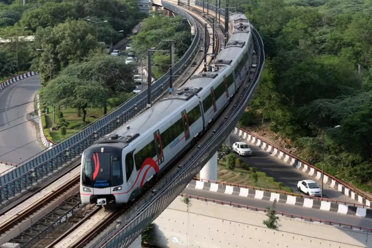 New Delhi: डीएमआरसी ने मेट्रो नेटवर्क के विस्तार के लिए फेज-5 की योजना पर काम शुरू किया New Delhi: डीएमआरसी ने मेट्रो नेटवर्क के विस्तार के लिए फेज-5 की योजना पर काम शुरू किया