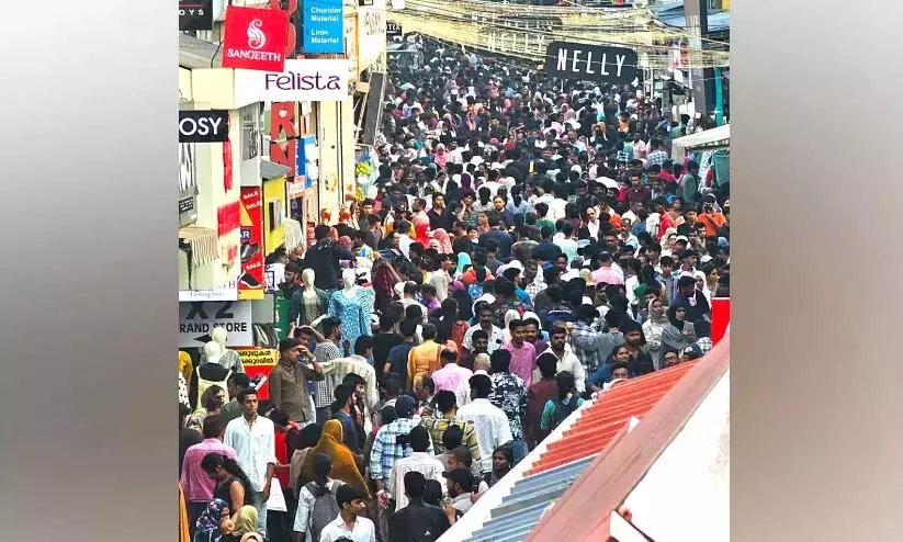Kerala: कोझिकोड शहर में हलचल मची हुई Kerala: कोझिकोड शहर में हलचल मची हुई