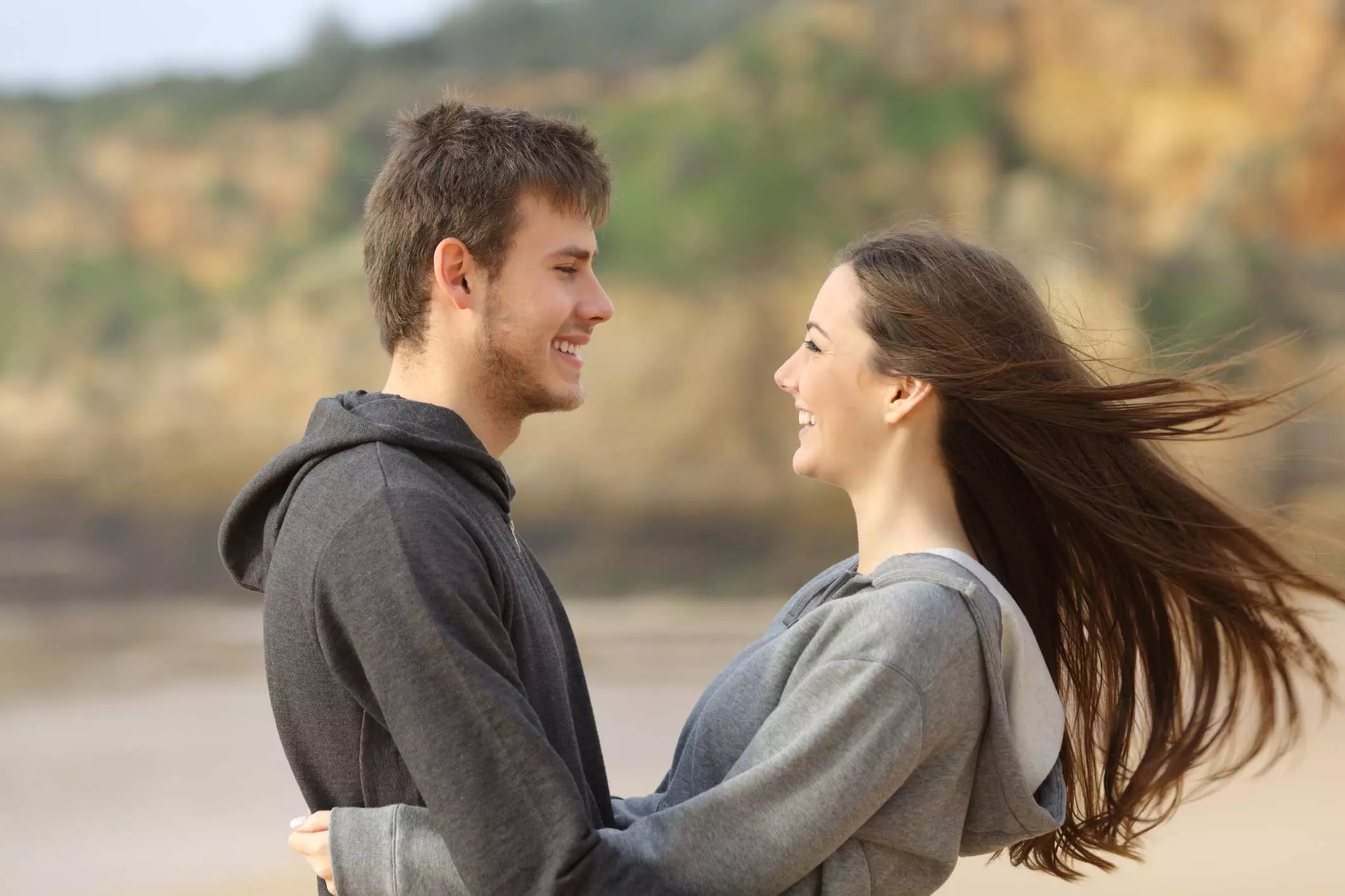 Relationship : 12 बातें जो पुरुष करते हैं, जो महिलाओं को बहुत पसंद आती हैं Relationship : 12 बातें जो पुरुष करते हैं, जो महिलाओं को बहुत पसंद आती हैं