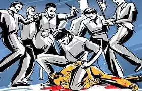 Ghaziabad: जातिसूचक शब्द का प्रयोग कर सब्जी विक्रेता व उनके परिवार को पीटा Ghaziabad: जातिसूचक शब्द का प्रयोग कर सब्जी विक्रेता व उनके परिवार को पीटा
