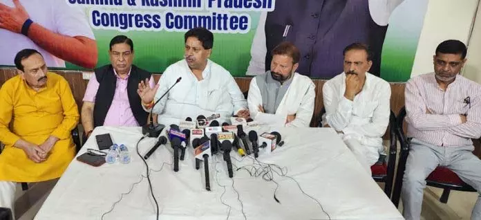 कांग्रेस ने Jammu क्षेत्र में आतंकवाद बढ़ने के लिए भाजपा पर सवाल उठाए कांग्रेस ने Jammu क्षेत्र में आतंकवाद बढ़ने के लिए भाजपा पर सवाल उठाए