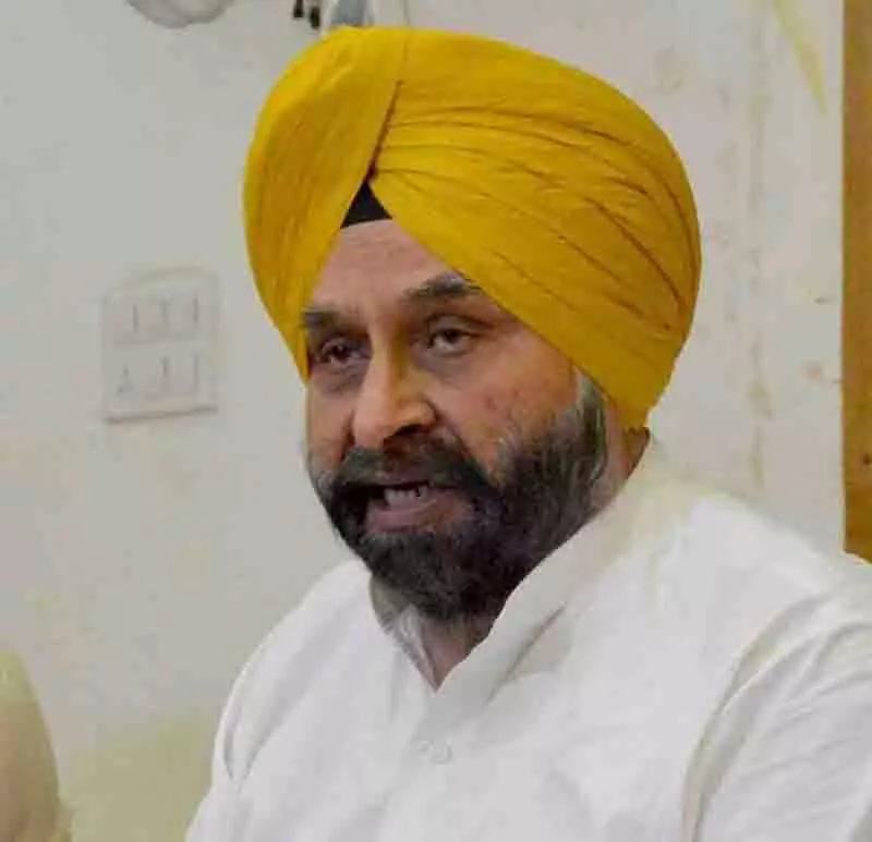 Grewal ने जत्थेदार नियुक्ति मुद्दे पर आप मंत्री के साथ मिलीभगत के लिए अयाली की आलोचना की Grewal ने जत्थेदार नियुक्ति मुद्दे पर आप मंत्री के साथ मिलीभगत के लिए अयाली की आलोचना की