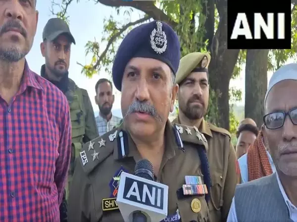 Kathua DIG ने कहा- जब तक सभी आतंकवादी मारे नहीं जाते, तब तक अभियान जारी रहेगा Kathua DIG ने कहा- जब तक सभी आतंकवादी मारे नहीं जाते, तब तक अभियान जारी रहेगा
