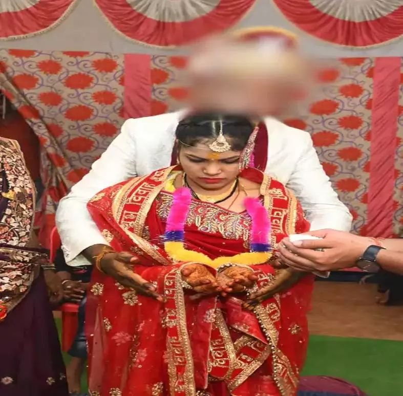 Raipur Breaking: लुटेरी दुल्हन गिरफ्तार, पुलिस जल्द करेगी बड़ा खुलासा Raipur Breaking: लुटेरी दुल्हन गिरफ्तार, पुलिस जल्द करेगी बड़ा खुलासा