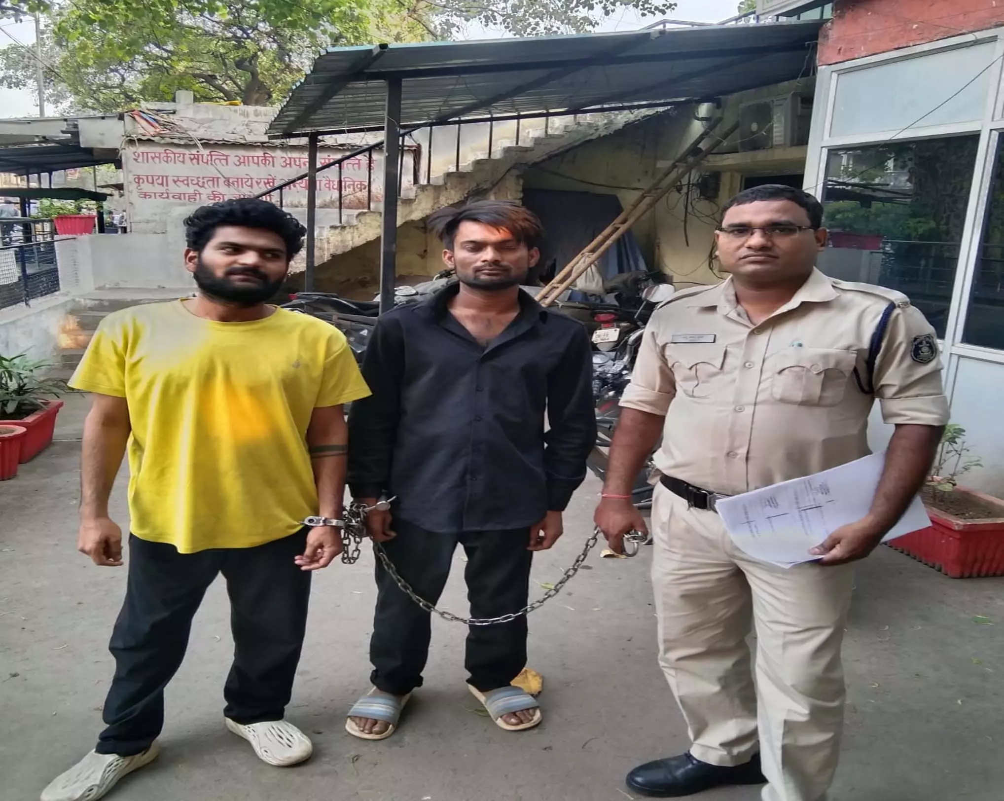 भाठागांव सेंधमारी कांड: पुलिस ने CCTV फुटेज के आधार पर पकड़े चोर भाठागांव सेंधमारी कांड: पुलिस ने CCTV फुटेज के आधार पर पकड़े चोर