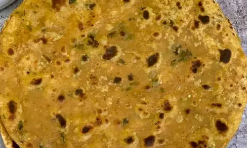 Makhana Paratha: यह हेल्दी और स्वादिष्ट डिश सिर्फ व्रत में ही नहीं बल्कि आम दिनों में भी मजेदार है Makhana Paratha: यह हेल्दी और स्वादिष्ट डिश सिर्फ व्रत में ही नहीं बल्कि आम दिनों में भी मजेदार है