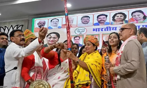 Delhi: भाजपा एसटी मोर्चा ने राजस्थान दिवस पर सीएम का अभिनंदन किया Delhi: भाजपा एसटी मोर्चा ने राजस्थान दिवस पर सीएम का अभिनंदन किया