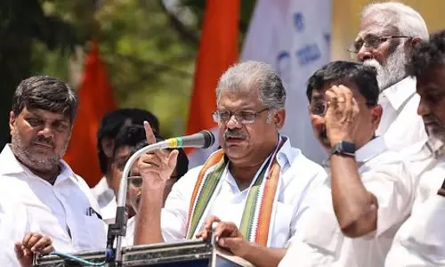 आप महान पुत्र थे और उन्होंने दुनिया पर राज किया! - G.K. Vasan आप महान पुत्र थे और उन्होंने दुनिया पर राज किया! - G.K. Vasan