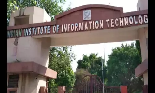 Prayagraj : IIIT छात्रों की मौत पर हंगामा Prayagraj : IIIT छात्रों की मौत पर हंगामा