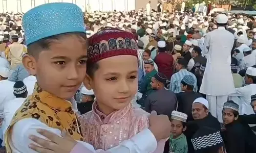 Prayagraj: ईद उल फितर की नमाज को सकुशल संपन्न कराने के लिए पुख्ता इंतजाम किया गया
