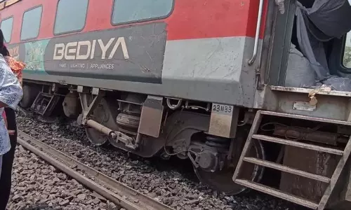 ओडिशा के कटक में कामाख्या एक्सप्रेस के पटरी से उतरने की जांच CRS करेंगे ओडिशा के कटक में कामाख्या एक्सप्रेस के पटरी से उतरने की जांच CRS करेंगे