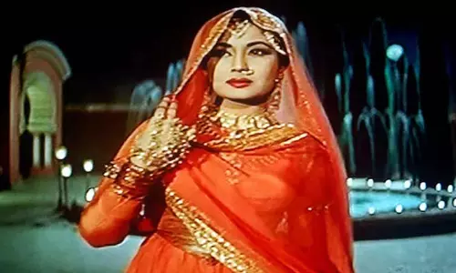 Death Anniversary: मीना कुमारी: बचपन से स्टारडम तक Death Anniversary: मीना कुमारी: बचपन से स्टारडम तक