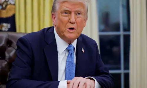 Trump ने व्हाइट हाउस में कॉमेडियन बिल माहेर से मिलने पर सहमति जताई