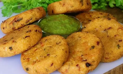 Rice Cutlet: इसे नाश्ते में परोसें, इसका स्वाद सभी को पसंद आता है Rice Cutlet: इसे नाश्ते में परोसें, इसका स्वाद सभी को पसंद आता है