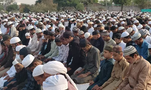 Amethi: बड़े ही धूमधाम के साथ मनाया जा रहा दोनों संप्रदायों का का त्यौहार