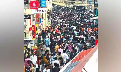 Kerala: कोझिकोड शहर में हलचल मची हुई Kerala: कोझिकोड शहर में हलचल मची हुई