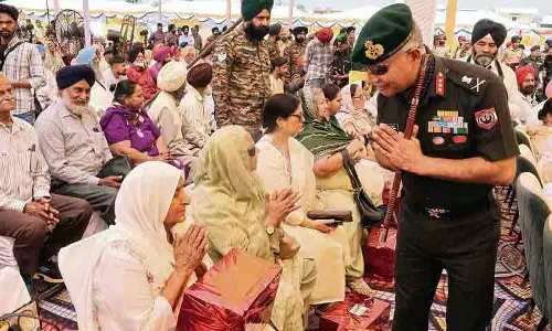 Jalandhar: वज्र कोर ने पूर्व सैनिकों की रैली निकाली Jalandhar: वज्र कोर ने पूर्व सैनिकों की रैली निकाली