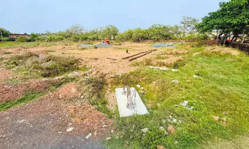 पप्पिनिसेरी इनडोर स्टेडियम का काम धीमा चल रहा पप्पिनिसेरी इनडोर स्टेडियम का काम धीमा चल रहा