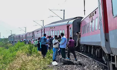 Odisha: कांग्रेस ने रेल दुर्घटना की जांच की मांग की Odisha: कांग्रेस ने रेल दुर्घटना की जांच की मांग की